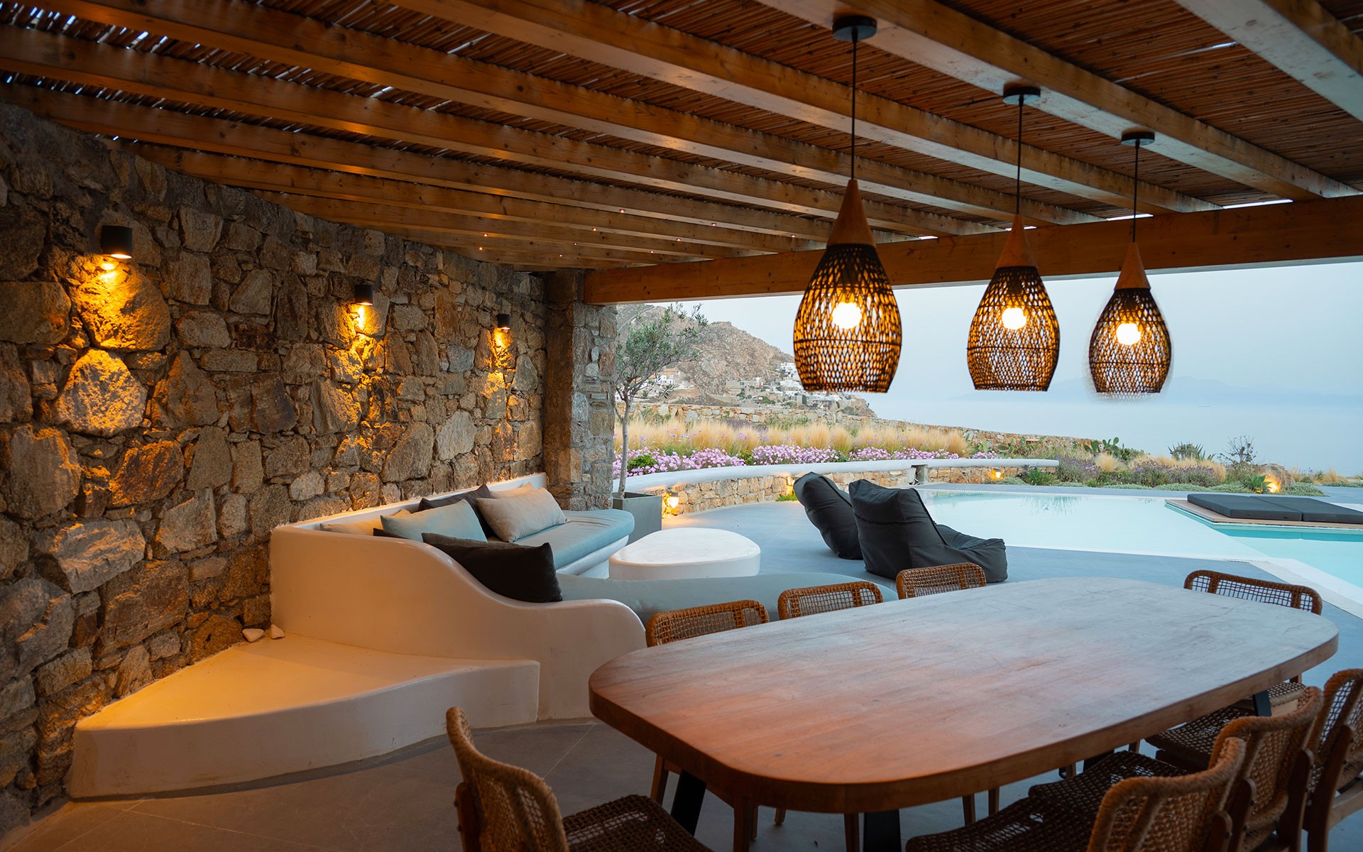 Outer dining table